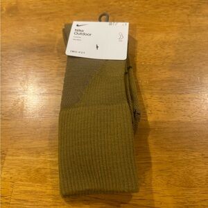 Nike Outdoor Cushioned Crew Socks Wool Blend Medium Brown DQ6450 300 New W Tags